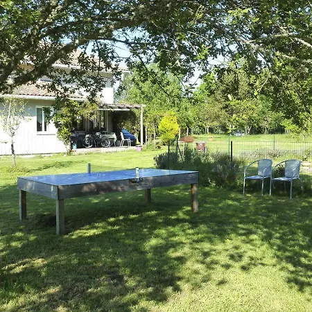 Les Cardaires Hébergement de vacances *